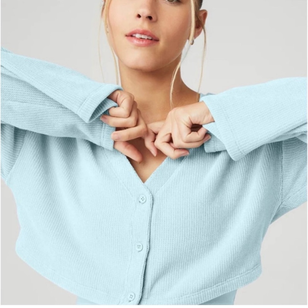 ALO Yoga Chalk Blue V-Neck Chenille Chalet Crop Cardigan